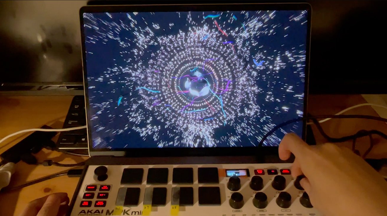 VJ 演奏 4 — 円環状の粒子
